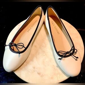 JACK ROGERS SERENA BALLET FLAT 9 1/2 IVORY BLACK  BOW NEW